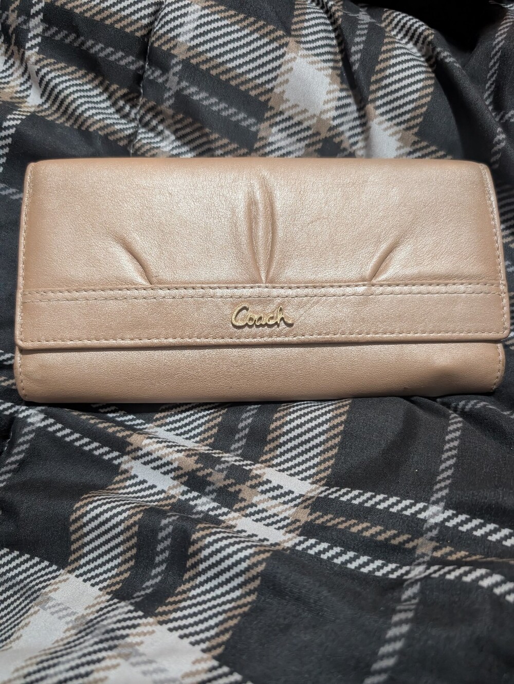 Coach Vintage Beige Gold Y2k Soho Long Wallet